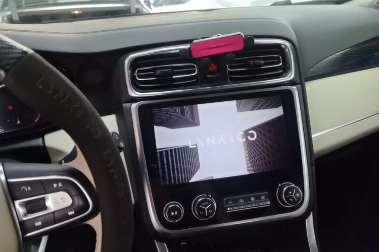 Used Lynk & Co 01 2017 2.0T Two-Wheel Drive Zhaopu Version Audio And AC Panel