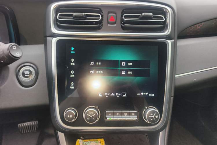 Used Lynk & Co 01 2017 2.0T Four-Wheel Drive Pro Edition Audio And AC Panel