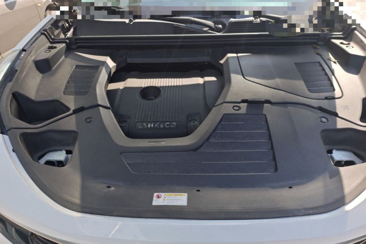 Used Lynk & Co 01 2017 2.0T Two-Wheel-Drive Version Engine Bay
