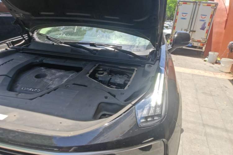 Used Lynk & Co 01 2017 2.0T Two-Wheel Drive Pro Edition Engine Bay Left