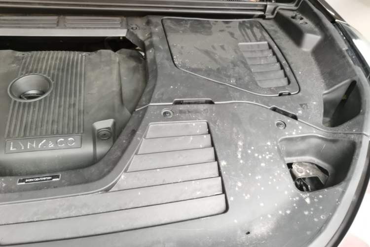 Used Lynk & Co 01 2017 2.0T Two-Wheel Drive Pro Edition Engine Bay Left