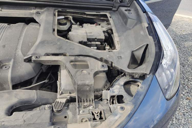Used Lynk & Co 01 2017 2.0T Two-Wheel Drive Pro Edition Engine Bay Left