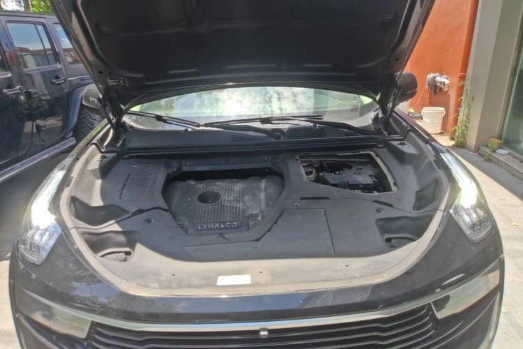 Used Lynk & Co 01 2017 2.0T Two-Wheel Drive Pro Edition Engine Bay