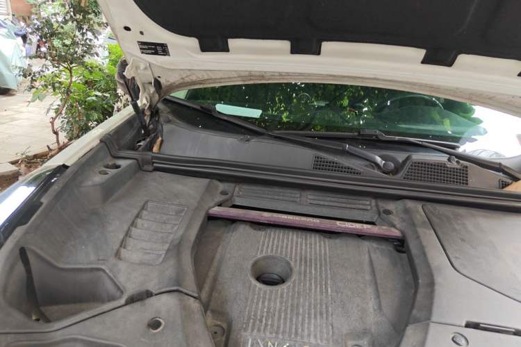 Used Lynk & Co 01 2017 2.0T Four-Wheel Drive Pro Edition Engine Bay Right