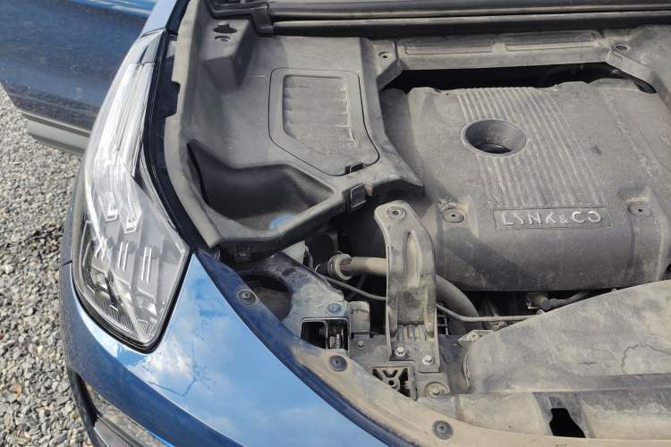 Used Lynk & Co 01 2017 2.0T Two-Wheel Drive Pro Edition Engine Bay Right