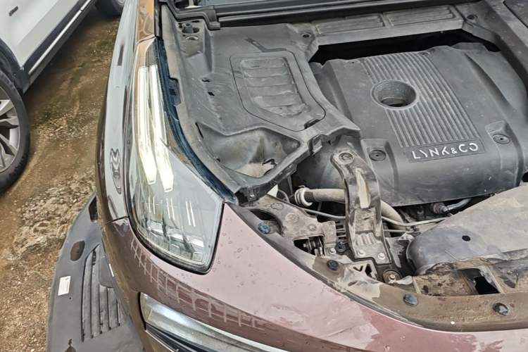 Used Lynk & Co 01 2017 2.0T Two-Wheel Drive Pro Edition Engine Bay Right