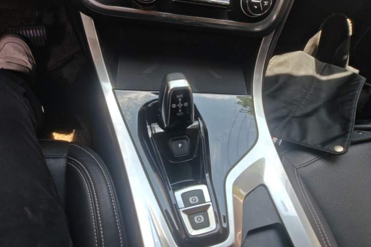 Used Lynk & Co 01 2017 2.0T Two-Wheel Drive Pro Edition Gear Lever
