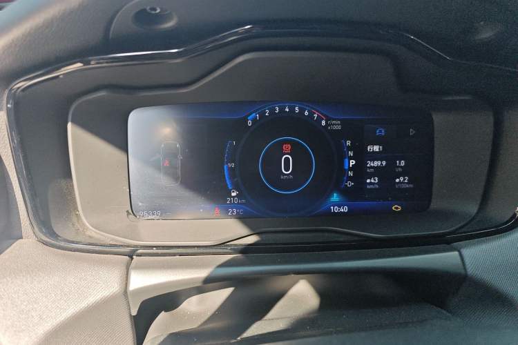 Used Lynk & Co 01 2017 2.0T Two-Wheel-Drive Version Instrument Cluster
