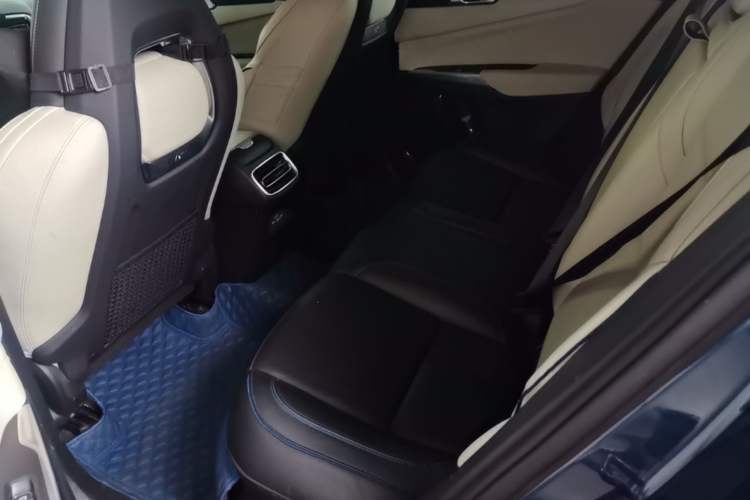 Used Lynk & Co 01 2017 2.0T Two-Wheel Drive Zhaopu Version Left Rear Seat