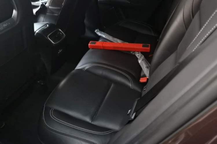 Used Lynk & Co 01 2017 2.0T Two-Wheel Drive Pro Edition Left Rear Seat