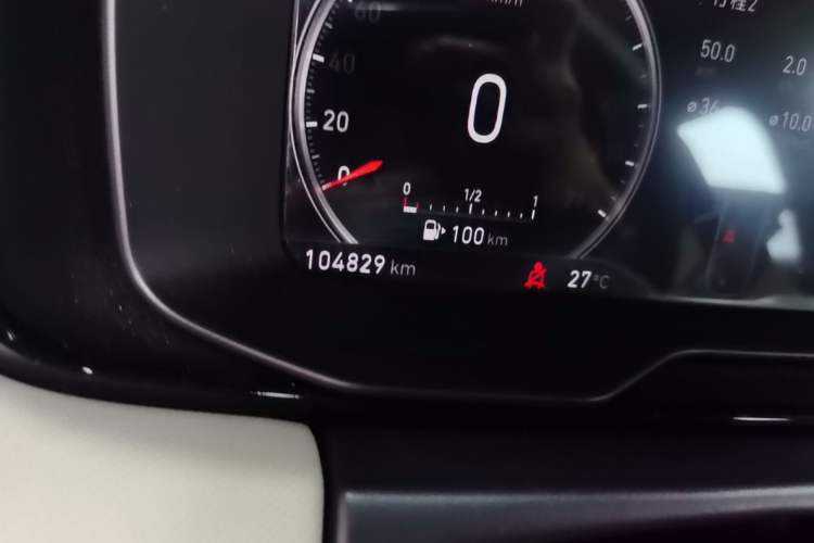 Used Lynk & Co 01 2017 2.0T Two-Wheel Drive Zhaopu Version Odometer Close Up