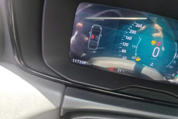 Used Lynk & Co 01 2017 2.0T Two-Wheel Drive Pro Edition Odometer Close Up