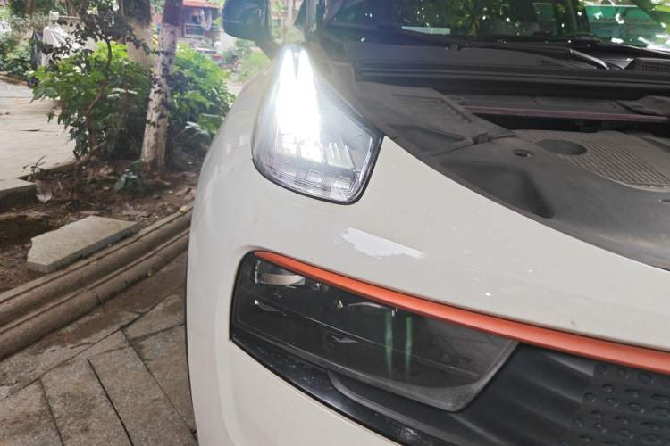 Used Lynk & Co 01 2017 2.0T Four-Wheel Drive Pro Edition Right Front Headlight