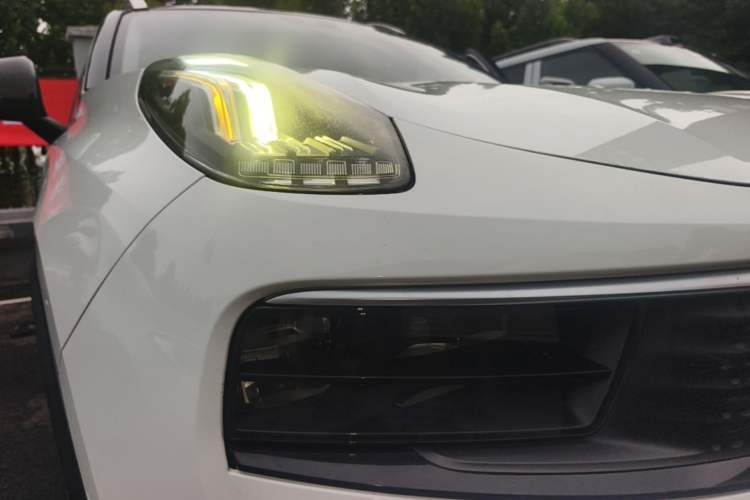 Used Lynk & Co 01 2017 2.0T Four-Wheel Drive Pro Edition Right Front Headlight