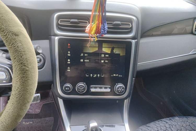 Used Lynk & Co 01 2017 2.0T Two-Wheel Drive Pro Edition Audio And AC Panel