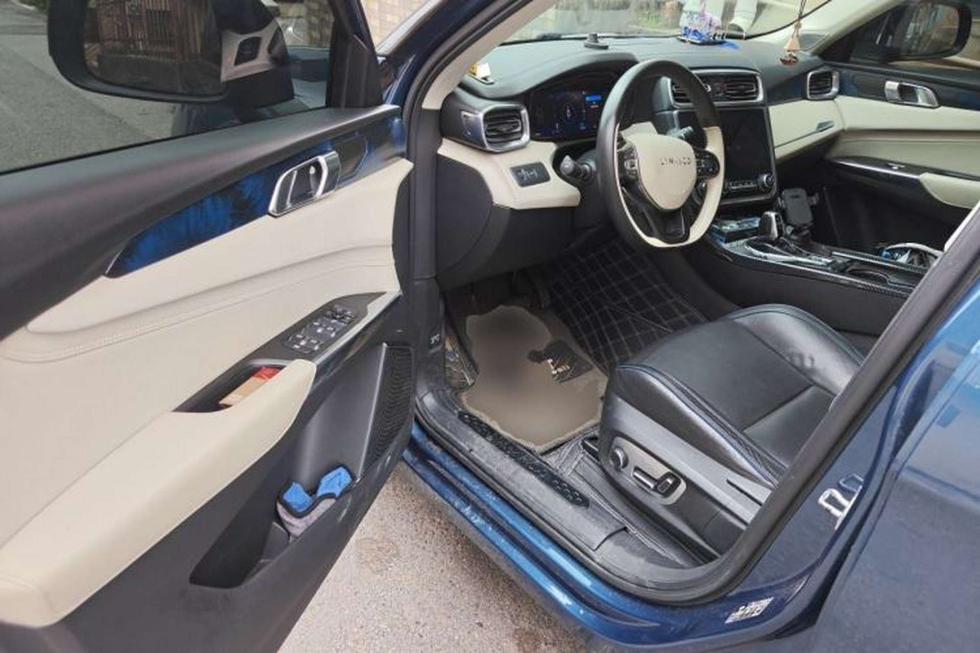 Used Lynk & Co 01 2017 2.0T Two-Wheel Drive Zhaopu Version Driver Seat