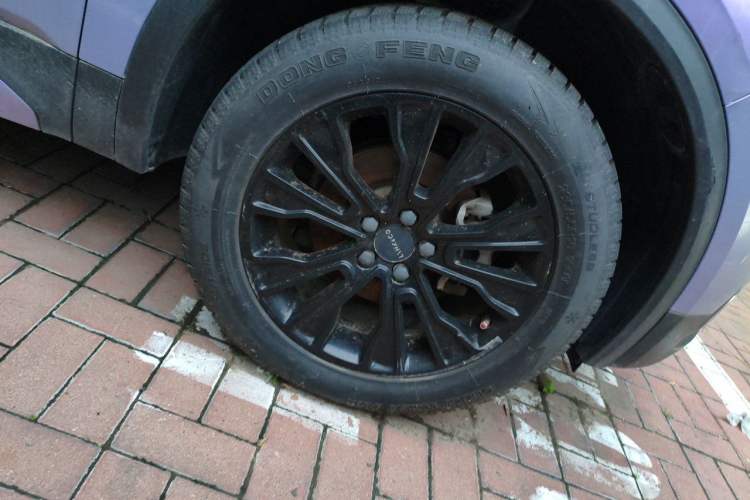 Used Lynk & Co 01 2017 2.0T Two-Wheel-Drive Version Exterior 4