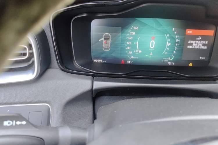 Used Lynk & Co 01 2017 2.0T Two-Wheel Drive Pro Edition Odometer Close Up