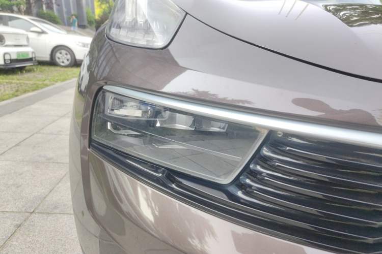 Used Lynk & Co 01 2017 2.0T Two-Wheel Drive Pro Edition Right Front Headlight