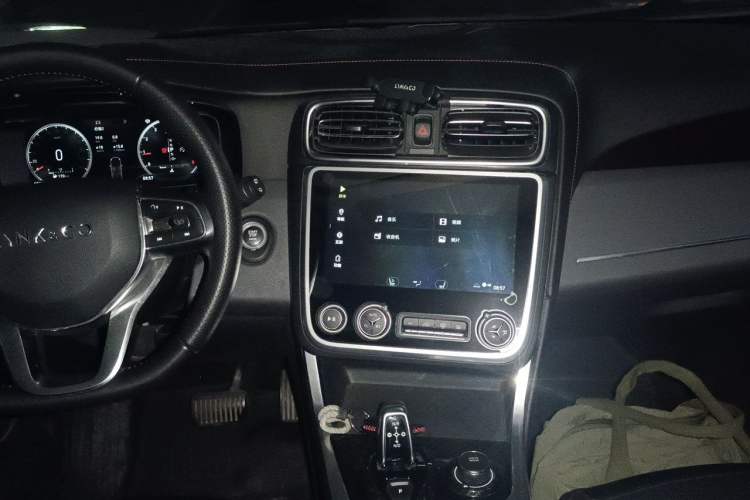 Used Lynk & Co 01 2017 2.0T Four-Wheel Drive Pro Edition Audio And AC Panel
