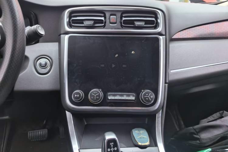 Used Lynk & Co 01 2017 2.0T Four-Wheel Drive Pro Edition Audio And AC Panel