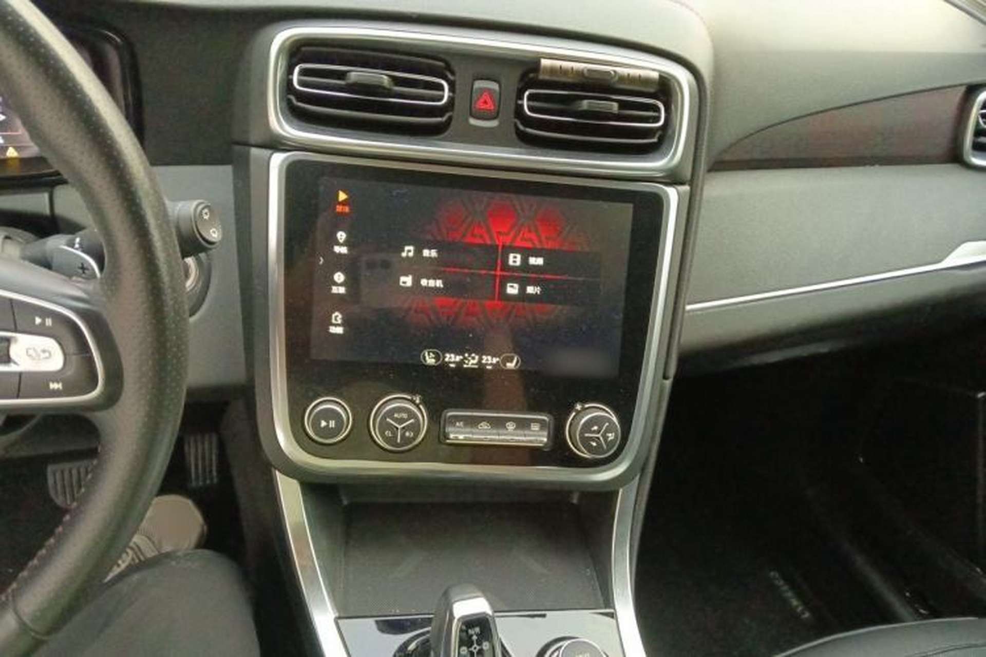 Used Lynk & Co 01 2017 2.0T Four-Wheel Drive Pro Edition Audio And AC Panel