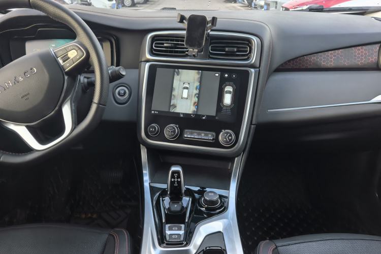 Used Lynk & Co 01 2017 2.0T Four-Wheel Drive Pro Edition Audio And AC Panel