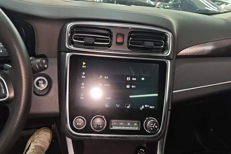 Used Lynk & Co 01 2017 2.0T Four-Wheel Drive Pro Edition Audio And AC Panel