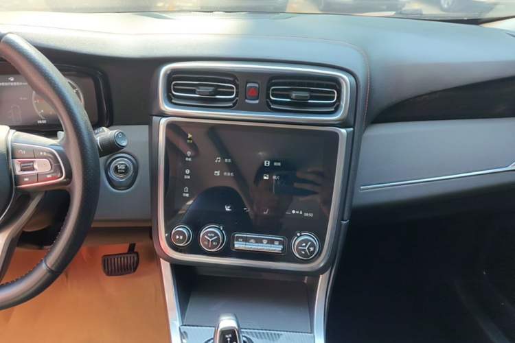 Used Lynk & Co 01 2017 2.0T Four-Wheel Drive Pro Edition Audio And AC Panel