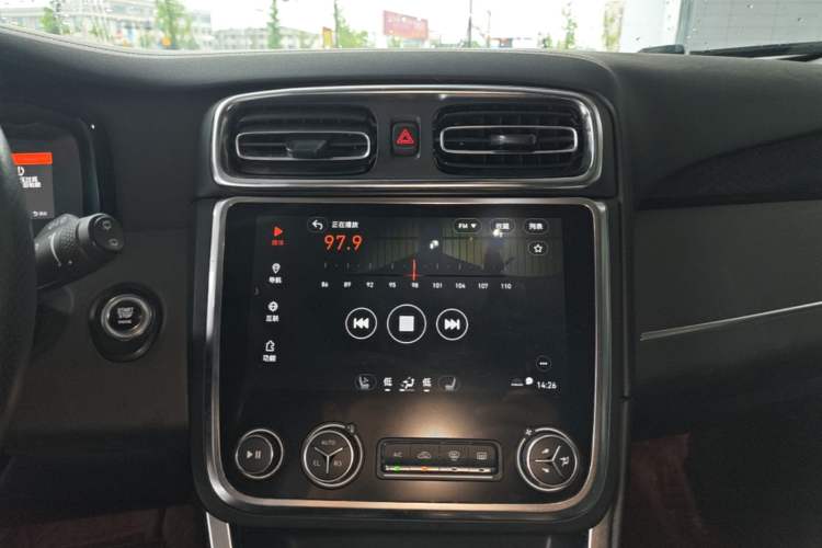 Used Lynk & Co 01 2017 2.0T Two-Wheel Drive Zhaopu Version Audio And AC Panel