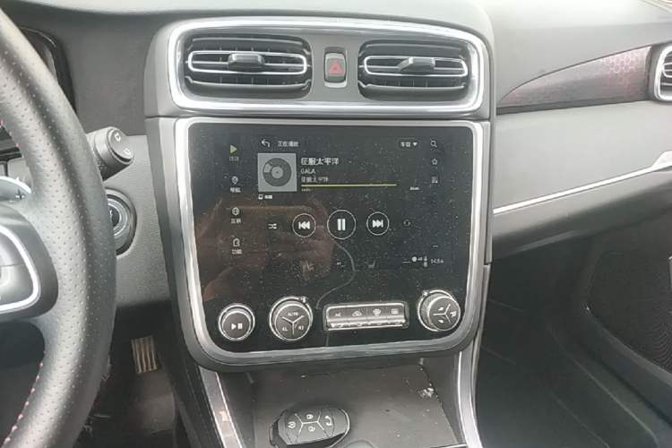 Used Lynk & Co 01 2017 2.0T Four-Wheel Drive Pro Edition Audio And AC Panel