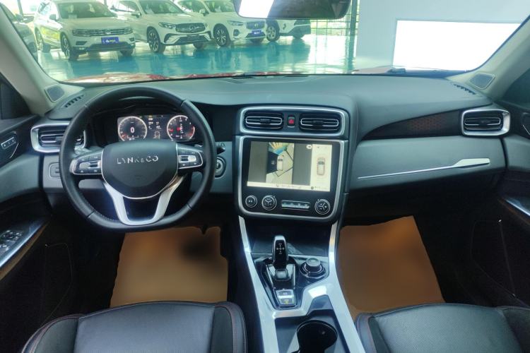 Used Lynk & Co 01 2017 2.0T Four-Wheel Drive Pro Edition Center Console