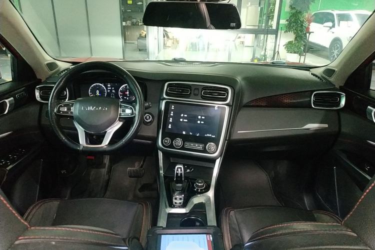 Used Lynk & Co 01 2017 2.0T Four-Wheel Drive Pro Edition Center Console