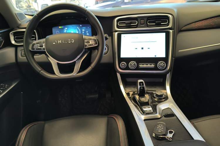 Used Lynk & Co 01 2017 2.0T Four-Wheel Drive Pro Edition Center Console