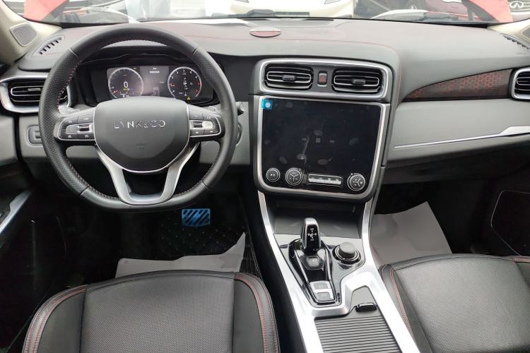 Used Lynk & Co 01 2017 2.0T Four-Wheel Drive Pro Edition Center Console