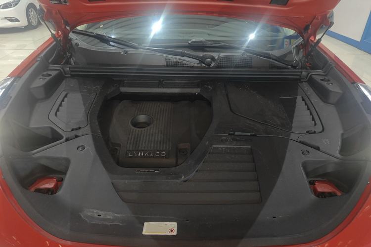 Used Lynk & Co 01 2017 2.0T Four-Wheel Drive Pro Edition Engine Bay