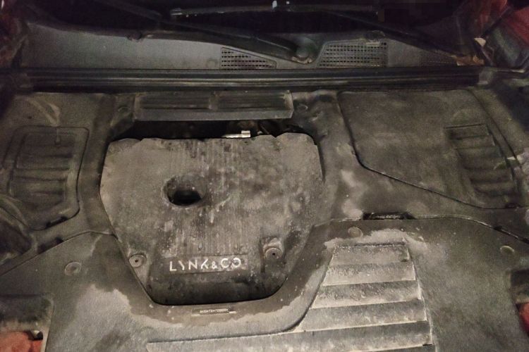 Used Lynk & Co 01 2017 2.0T Four-Wheel Drive Pro Edition Engine Bay