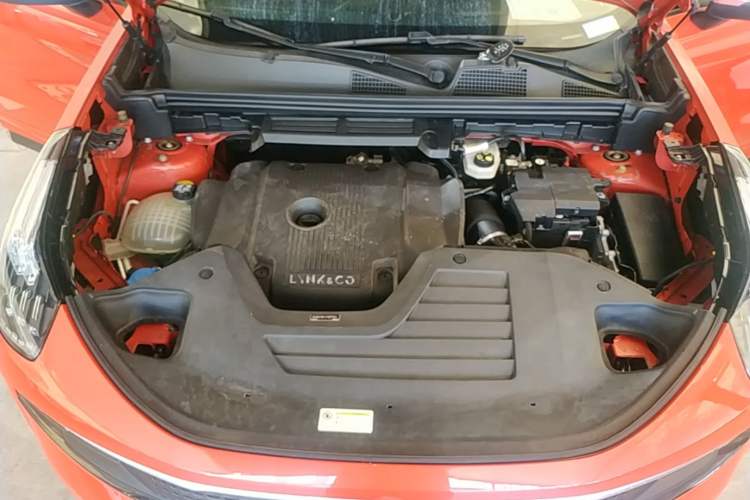 Used Lynk & Co 01 2017 2.0T Four-Wheel Drive Pro Edition Engine Bay