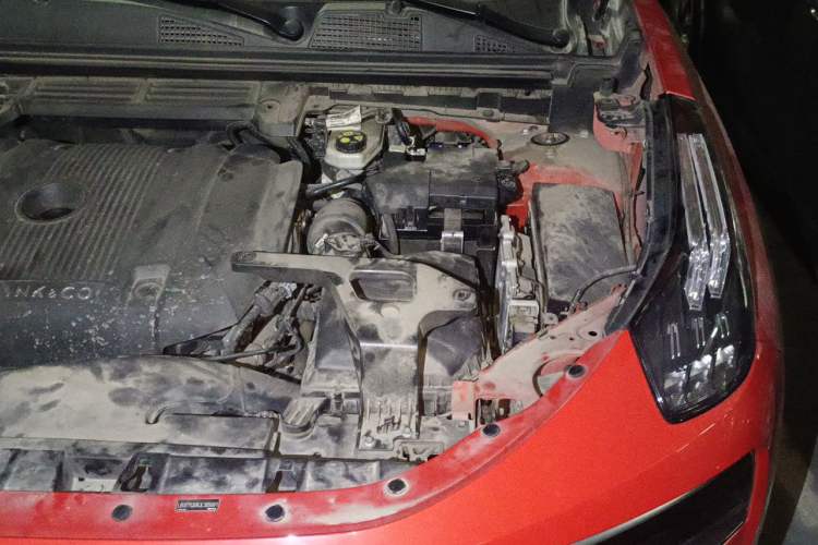 Used Lynk & Co 01 2017 2.0T Four-Wheel Drive Pro Edition Engine Bay Left
