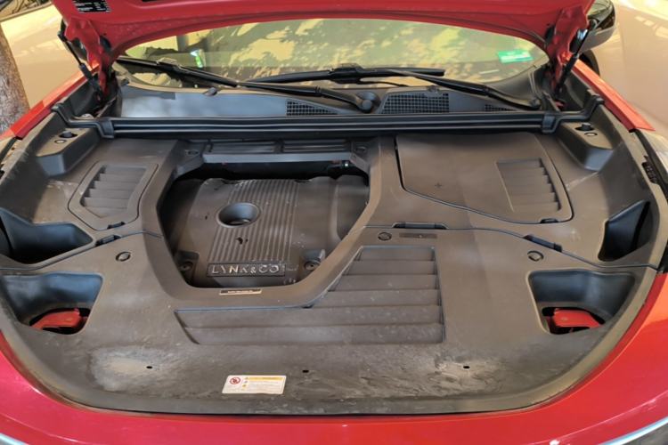 Used Lynk & Co 01 2017 2.0T Four-Wheel Drive Pro Edition Engine Bay