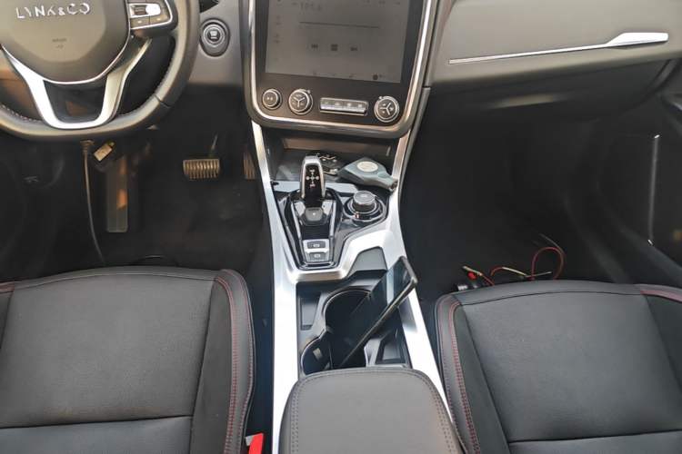Used Lynk & Co 01 2017 2.0T Four-Wheel Drive Pro Edition Gear Lever