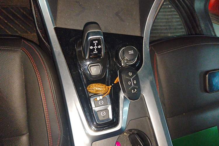 Used Lynk & Co 01 2017 2.0T Four-Wheel Drive Pro Edition Gear Lever