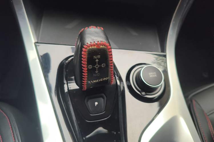 Used Lynk & Co 01 2017 2.0T Four-Wheel Drive Pro Edition Gear Lever