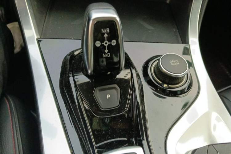 Used Lynk & Co 01 2017 2.0T Four-Wheel Drive Pro Edition Gear Lever