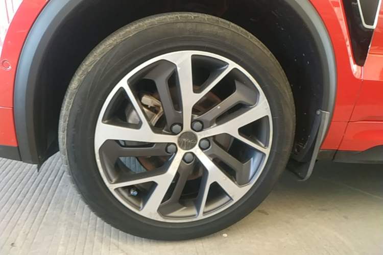 Used Lynk & Co 01 2017 2.0T Four-Wheel Drive Pro Edition Left Front Wheel Hub