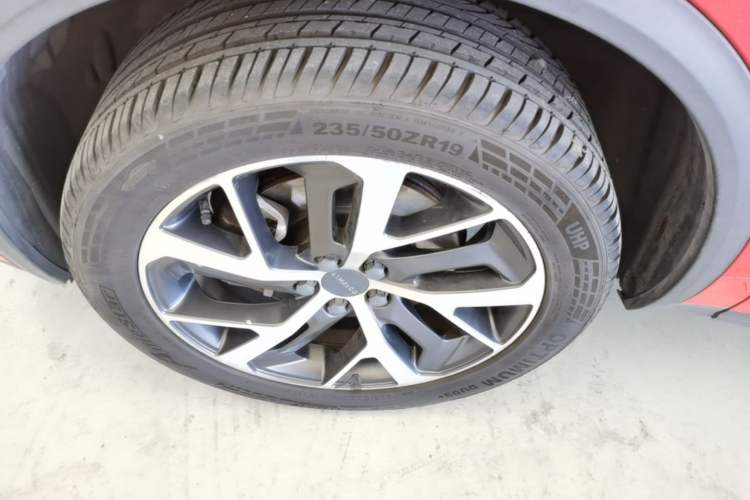 Used Lynk & Co 01 2017 2.0T Four-Wheel Drive Pro Edition Left Front Wheel Hub