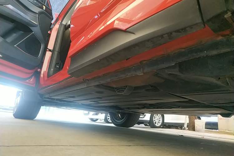 Used Lynk & Co 01 2017 2.0T Four-Wheel Drive Pro Edition Left Side Sill
