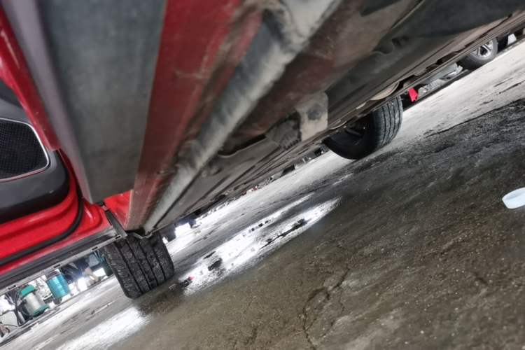 Used Lynk & Co 01 2017 2.0T Four-Wheel Drive Pro Edition Left Side Sill