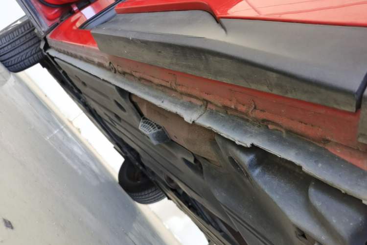 Used Lynk & Co 01 2017 2.0T Four-Wheel Drive Pro Edition Left Side Sill