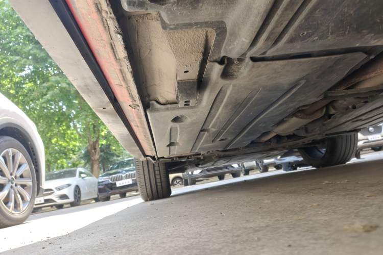 Used Lynk & Co 01 2017 2.0T Four-Wheel Drive Pro Edition Left Side Sill